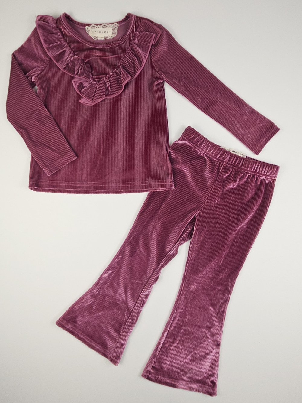 5/$25 btween Girls Velvet Ribbed Ruffle Top & Bell Bottom Pants Set Size 3T